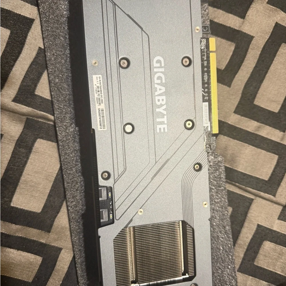 GIGABYTE Radeon RX 7600 XT